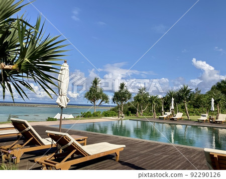 Resort hotel infinity pool and views Resort hotel infinity pool and views 92290126