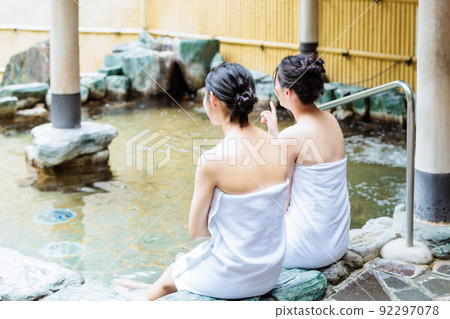 Women's trip open-air bath bathing image Women's trip open-air bath bathing image 92297078
