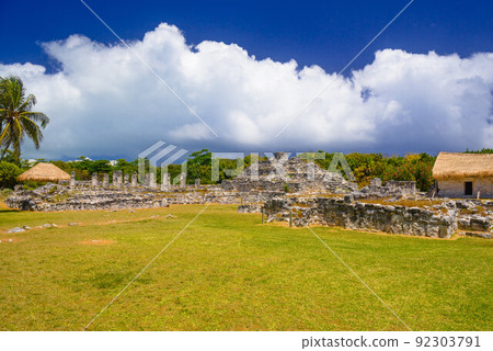 Ancient ruins of Maya in El Rey Archaeological Zone near Cancun, Yukatan, Mexico Ancient ruins of Maya in El Rey Archaeological Zone near Cancun, Yukatan, Mexico 92303791