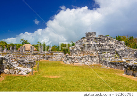 Ancient ruins of Maya in El Rey Archaeological Zone near Cancun, Yukatan, Mexico Ancient ruins of Maya in El Rey Archaeological Zone near Cancun, Yukatan, Mexico 92303795