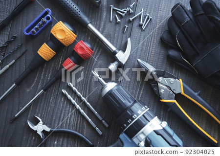 Housing and tools Housing and tools 92304025