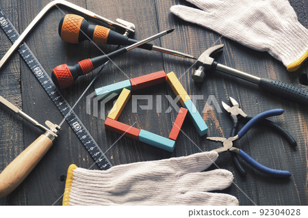 Housing and tools 92304028