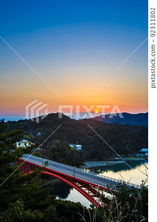 天草鄉橋松島大橋（5號橋）黎明[熊本縣天草市] 92311802