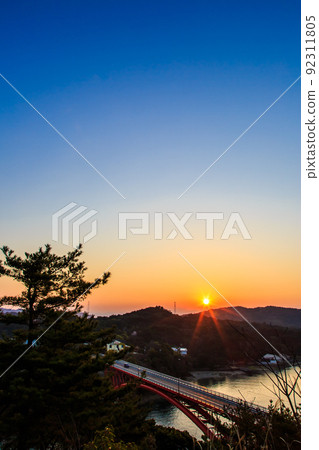 Amakusa Gobashi Matsushima Bridge (No. 5 Bridge) Dawn [Amakusa City, Kumamoto Prefecture] 92311805