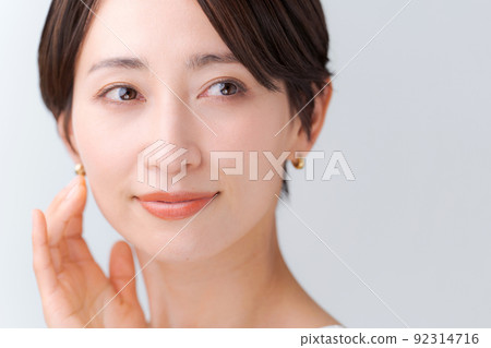 Female skin care white background Female skin care white background 92314716