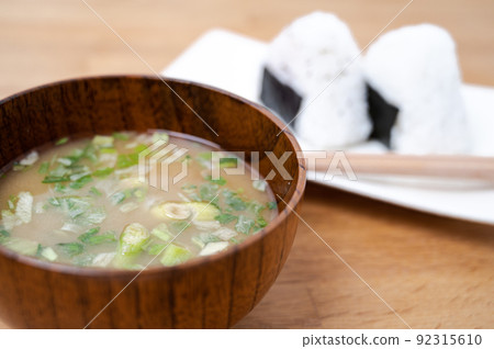 飯糰和味噌湯 飯糰和味噌湯 92315610