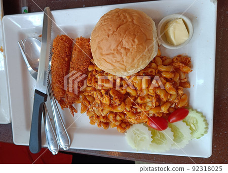 Stir Fried Macaroni with Tomato Sauce 92318025