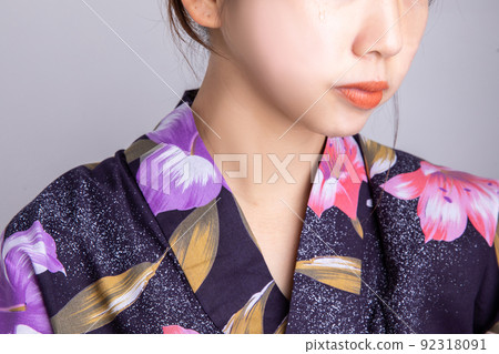 Profile of a woman wearing a yukata 92318091