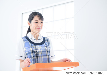 Image of serving that is easy to use for caregiver recruitment etc. 92324820