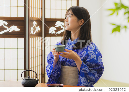 Arimatsu Shibori Yukata Woman 92325952