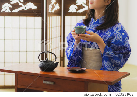 Arimatsu Shibori Yukata Woman 92325962