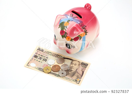 Image of saving money 92327837