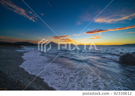 Mt. Fuji and Suruga Bay at sunrise 92330612