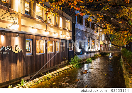 Takase River at night in Kyoto Takase River at night in Kyoto 92335134