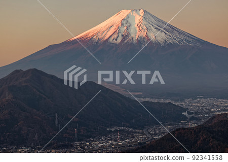 從高川山看日出的富士山 從高川山看日出的富士山 92341558