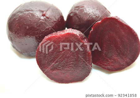 Boiled beet cut 92341858