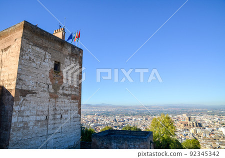阿罕布拉宮阿爾卡薩瓦(西班牙安達盧西亞格拉納達) 阿罕布拉宮阿爾卡薩瓦(西班牙安達盧西亞格拉納達) 92345342