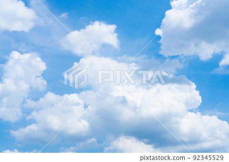 Refreshing summer sky and white clouds 92345529