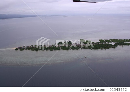 菲律賓宿霧附近海藻養殖村風光（鳥瞰圖） 提取成分並用作化妝品原料 92345552