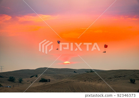 飛行越野車（阿拉伯沙漠） 92346373