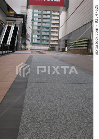 Ariake Garden Aisle seen from your feet Ariake Garden Aisle seen from your feet 92347629