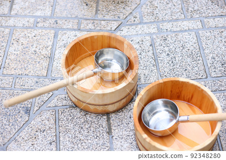 Preparation for sprinkling water in summer 92348280