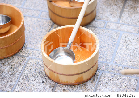 夏季灑水的準備工作 92348283