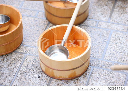 Preparation for sprinkling water in summer 92348284