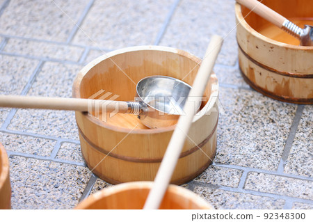 Preparation for sprinkling water in summer 92348300