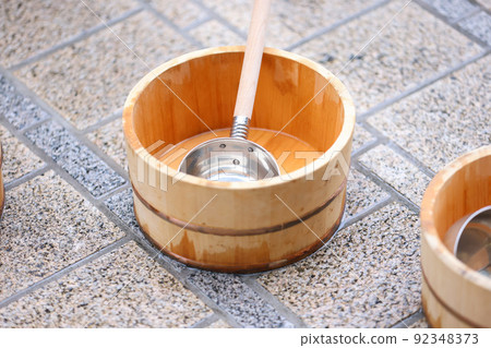 Preparation for sprinkling water in summer 92348373