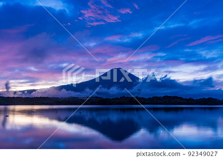 （靜岡縣）爆炸前言：狸貓湖和富士山 92349027