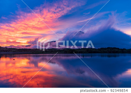 (靜岡縣)狸貓湖,爆破雲,富士山 (靜岡縣)狸貓湖,爆破雲,富士山 92349854