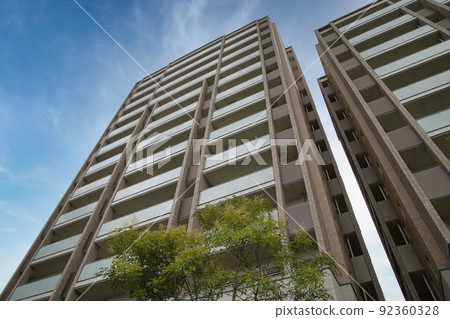 Newly built apartment 92360328