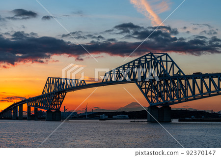 Tokyo Gate Bridge and Mt. Fuji at dusk 92370147