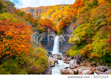 娜娜瀑布(秋季) 娜娜瀑布(秋季) 92371324