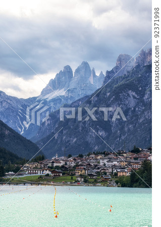 Lake auronzo and tre cime Lake auronzo and tre cime 92371998