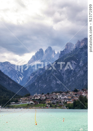 Lake auronzo and tre cime Lake auronzo and tre cime 92371999