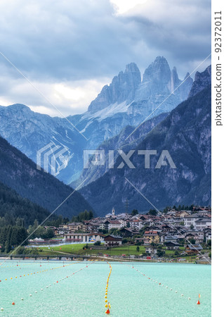 Lake auronzo and tre cime Lake auronzo and tre cime 92372011