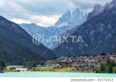 Lake auronzo and tre cime Lake auronzo and tre cime 92372013