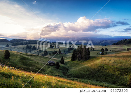 Alpe di siusi sunrise view Alpe di siusi sunrise view 92372205