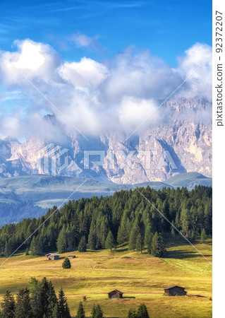 Alpe di siusi sunrise view Alpe di siusi sunrise view 92372207