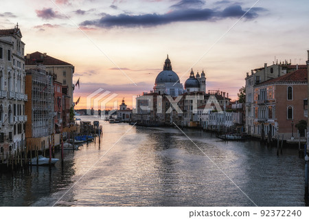 Accademia Bridge Sunrise View 92372240