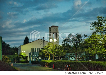 河內長野市寺池公園_黎明前的鐘樓 92373574