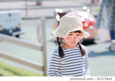 看起來凌亂的女孩 92373642