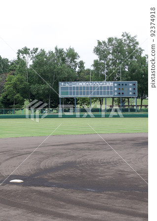 地面, 棒球場, 戶外, 棒球, 體育場, 記分牌, 計分, 記分牌, 草坪, 運動 92374918