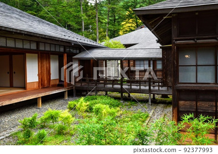 日本豪宅庭院景觀 92377993