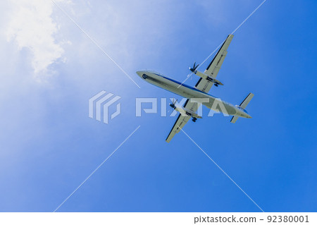 “飛機”龐巴迪 DHC-8 Dash 8 (DHC-8-400) 92380001