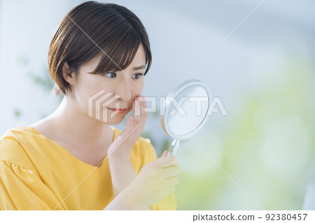 女性皮膚護理煩惱 92380457