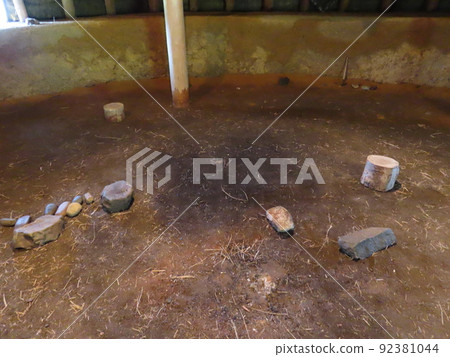 Nationally designated historic site, Yayoi period ironware unevenness, Goto Nagagakiuchi ruins, Gossakai Toiseki, Awaji City, Hyogo Prefecture, inside the house 92381044