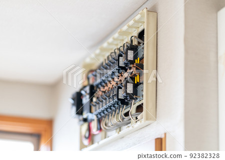 配電盤通電確認斷路器 92382328